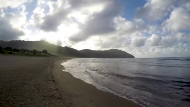 Tiempo Una Puesta Sol Nublada Sobre Playa Mexicana Solitaria — Vídeos de Stock