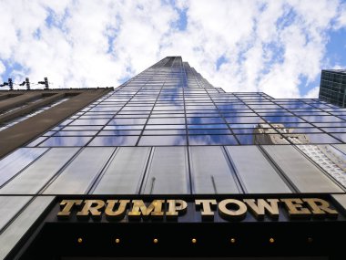 29 Nisan 2018-new york-ABD-aşağıdan yukarı görülen Trump Tower