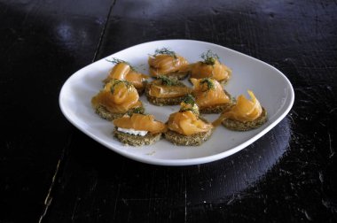 somon füme ve dereotu ile meze