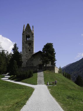 Görünüm olarak güzel ve eski kilise Celerina