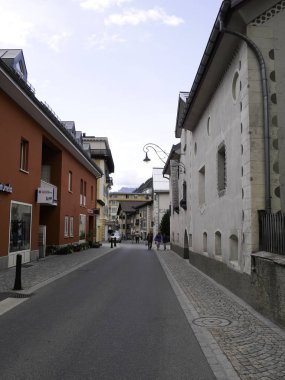 17 Ağustos 2018-saintz moritz-suisse-görünümü en önemli caddelerinden Pontresina, İsviçre'de bulunan büyüleyici bir şehir