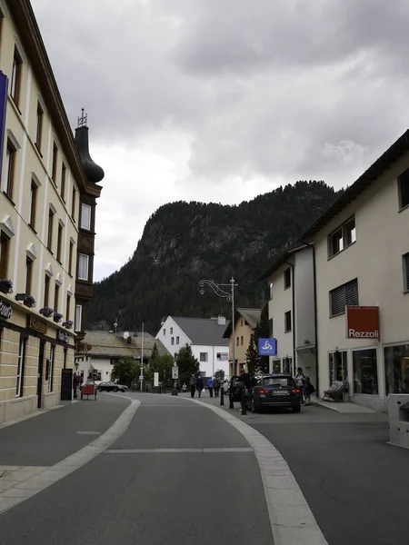 17 Ağustos 2018-saintz moritz-suisse-görünümü en önemli caddelerinden Pontresina, İsviçre'de bulunan büyüleyici bir şehir