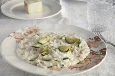 kabak, pancetta ve taleggio risotto peynir, İtalya