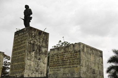 Che Guevara Küba'da adanmış anıt