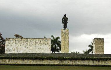 Che Guevara Küba'da adanmış anıt