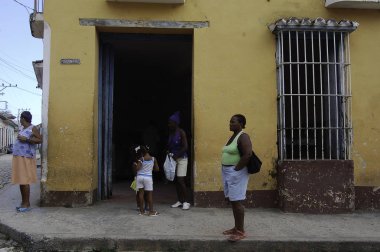 küba günlük sahneler, ön kapı dışında aile