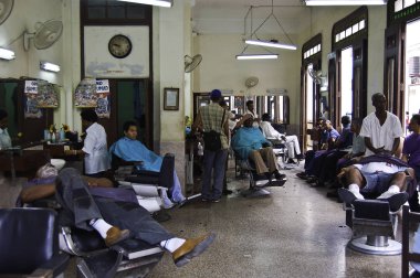 15 Nisan 2007-havana-cuba-İç küba bir güzellik salonu