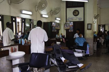 15 Nisan 2007-havana-cuba-İç küba bir güzellik salonu