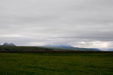 Kasvetli bir gün ile İzlanda manzarası
