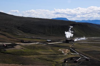 İzlanda 'da jeotermal enerji santrali