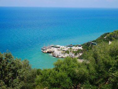 Puglia 'daki Gargano' nun muhteşem plajlarının en üst görüntüsü.