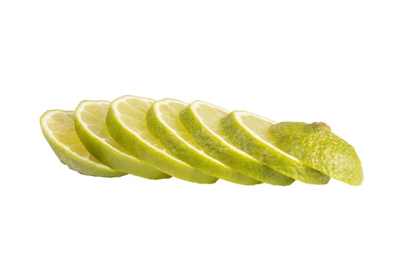 Segmenten Van Verse Limoen Een Witte Achtergrond — Stockfoto