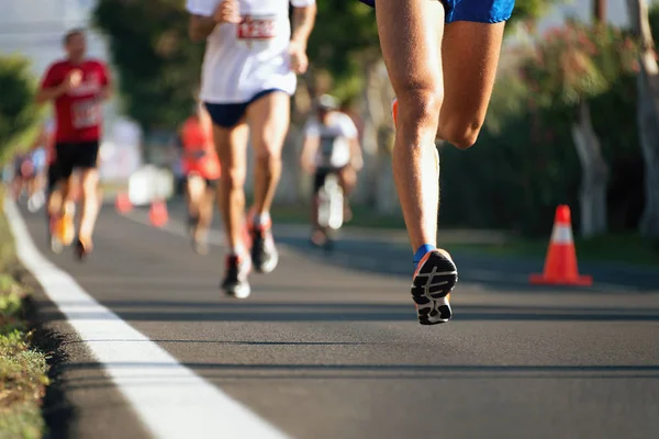 Maraton Biegnie Świetle Wieczoru — Zdjęcie stockowe