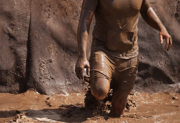 Mud Race Runners Extreme Obstacle Races — Stock Photo, Image