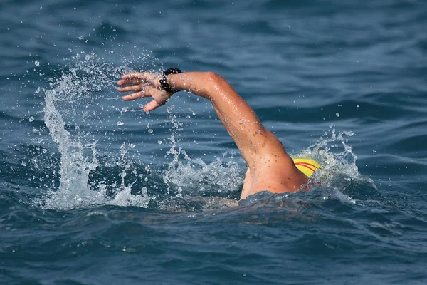 Man Swimmer Swimming Crawl Blue Sea — Stock Photo, Image