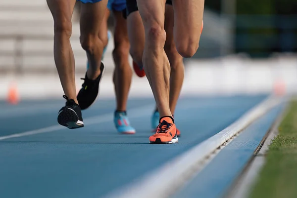 Lekkoatletyka Ludzi Działa Pole Ścieżki Wyścig Zawodach Lekkoatletycznych — Zdjęcie stockowe