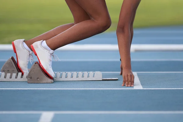 Donna Blocco Partenza Campo Sportivo — Foto Stock