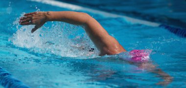 Yüzücü atlet yüzmek gezinme kontur havuzu parça