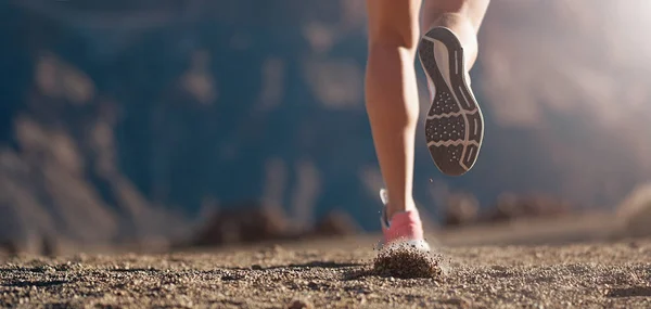 Παπούτσι Για Τρέξιμο Closeup Της Μια Γυναίκα Που Τρέχει Ένα — Φωτογραφία Αρχείου