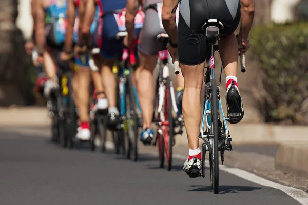 Competencia Ciclista Atletas Ciclistas Que Montan Una Carrera Alta Velocidad — Foto de Stock