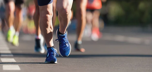 Marathonlauf Menschen Fuß Auf Stadtstraße — Stockfoto