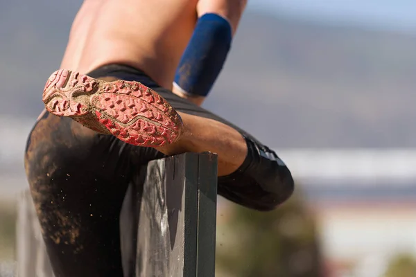 Mud Závod Běžce Běh Přes Překážky Extrémní Sport — Stock fotografie