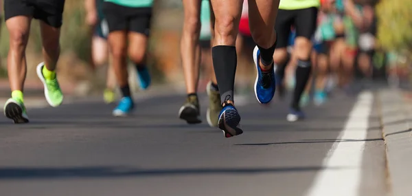 Maratona Corrida Corrida Pessoas Pés Estrada Cidade — Fotografia de Stock