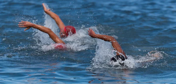 Grupo Personas Traje Neopreno Nadando Triatlón — Foto de Stock
