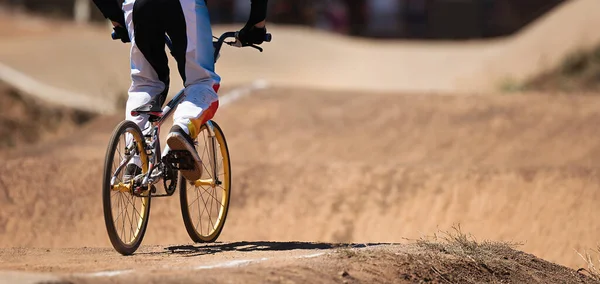 Bmx Pilota Competizione Nella Classe Bambino Sul Circuito Road — Foto Stock