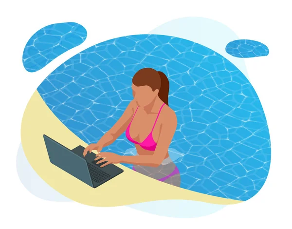 Изометричная молодая женщина, работающая на пляже с ноутбуком в солнечный день, чувствует себя расслабленной. Концепция фриланса или блога. Работа с удовольствием . — стоковый вектор