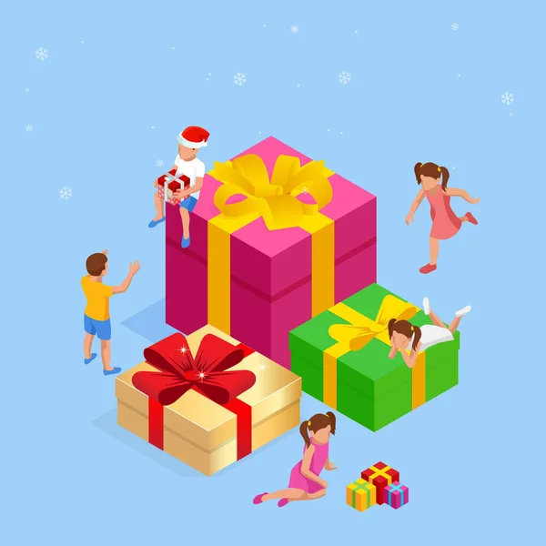 Ισομετρική Παιδιά κοντά σε μεγάλα δώρα για τα Χριστούγεννα. Καλά Χριστούγεννα ευτυχισμένη οικογένεια. — Διανυσματικό Αρχείο