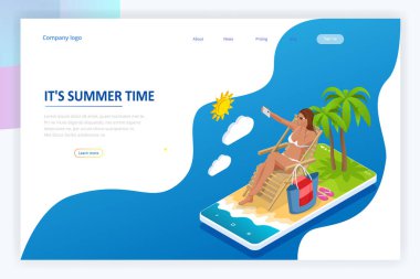 Yaz tabelası. Yaz lüks tatili. Mayolu Itric güzel bir kız plaj sandalyesinde oturur ve arka planda selfie çeker.