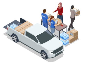 İnsani yardımı olan bir kamyonet. Mültecilere yiyecek, su ve giyecek dağıtan gönüllüler. Kriz desteği ve sosyal yardım.