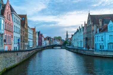Bruges, Belçika - 22 Nisan 2018: Bruges, West Flanders Kuzeybatı Belçika ve popüler turizm başkenti, kanallar, Arnavut kaldırımlı sokakları ve ortaçağ binaları tarafından ayırt edilir