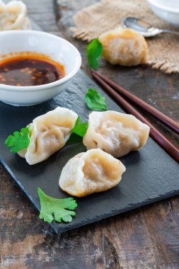 Çin domuz eti köfte - dim sum - tatlı biber sos daldırma