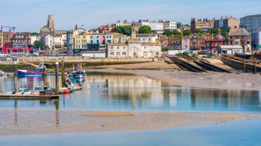 Ramsgate, Kent, İngiltere - 03 Haziran 2018: Ramsgate bağlantı noktası yerel otorite tarafından - Thanet ilçe Konseyi çalıştırmak bir liman var. Bu çapraz-kanal navlun trafik ve daha küçük çalışma ve zevk zanaat hizmet vermektedir.