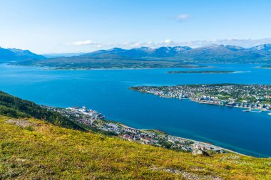 Tromso ve Tromsoysundet Boğazı Norveç havadan görünümü