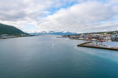 Tromsoysundet Boğazı ve bağlantı noktası Tromso, Norveç