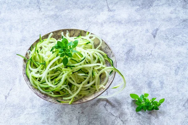 Courgette Spaghetti Courgettes Râpées Dans Bol Vue Sur Dessus — Photo