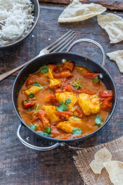 Balık Mappas - Kerala stil Hindistan cevizi balık pilav köri. Güney Hint devlet Kerala popüler bir yemektir. Yüksek açılı görünüş