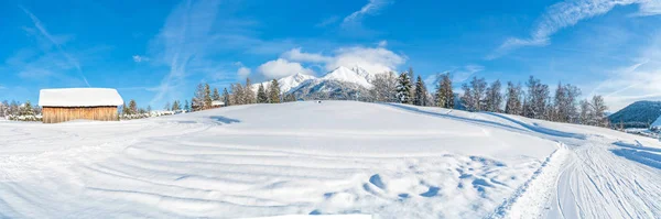 Amplia Vista Panorámica Del Paisaje Invernal Con Árboles Cubiertos Nieve — Foto de Stock