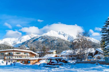 Seefeld, Avusturya - 12 Ocak 2019: Seefeld in Tirol Innsbruck yaklaşık 17 km bulunan Avusturya Bu kış spor binaları için bilinen en popüler turistik merkezlerinden biridir
