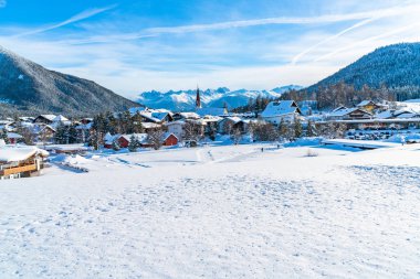 Seefeld, Avusturya - 12 Ocak 2019: Seefeld in Tirol Innsbruck yaklaşık 17 km bulunan Avusturya Bu kış spor binaları için bilinen en popüler turistik merkezlerinden biridir