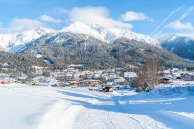 Seefeld, Avusturya - 12 Ocak 2019: Seefeld in Tirol Innsbruck yaklaşık 17 km bulunan Avusturya Bu kış spor binaları için bilinen en popüler turistik merkezlerinden biridir