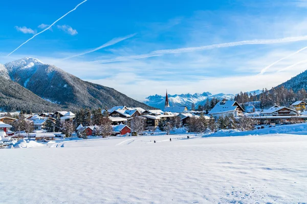 Seefeld, Avusturya - 12 Ocak 2019: Seefeld in Tirol Innsbruck yaklaşık 17 km bulunan Avusturya Bu kış spor binaları için bilinen en popüler turistik merkezlerinden biridir