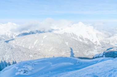 Kar kış manzara görünümünü Alps Seefeld in Tyrol, Avusturya Devlet kaplı. Kış Avusturya