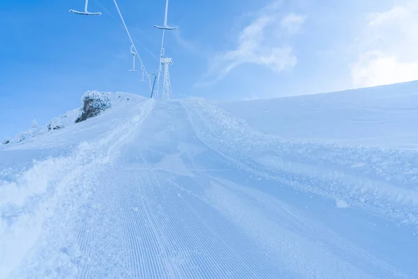 Vista Del Paisaje Invernal Con Los Alpes Cubiertos Nieve Pista — Foto de Stock