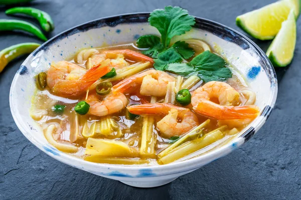 Tom Yum Heiß Saure Thai Suppe Mit Garnelen — Stockfoto