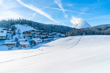 Alpler Seefeld in Tyrol, Avusturya devlet ile kar kış manzara ile kaplı. Kış Avusturya