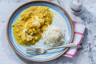 Kremalı mısır ve Hindistan cevizi köri pirinç mezgit